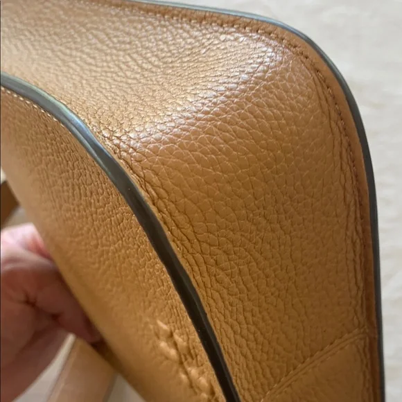 Tory Burch Tan Crossbody Bag Sleek Design - Picture 6 of 6